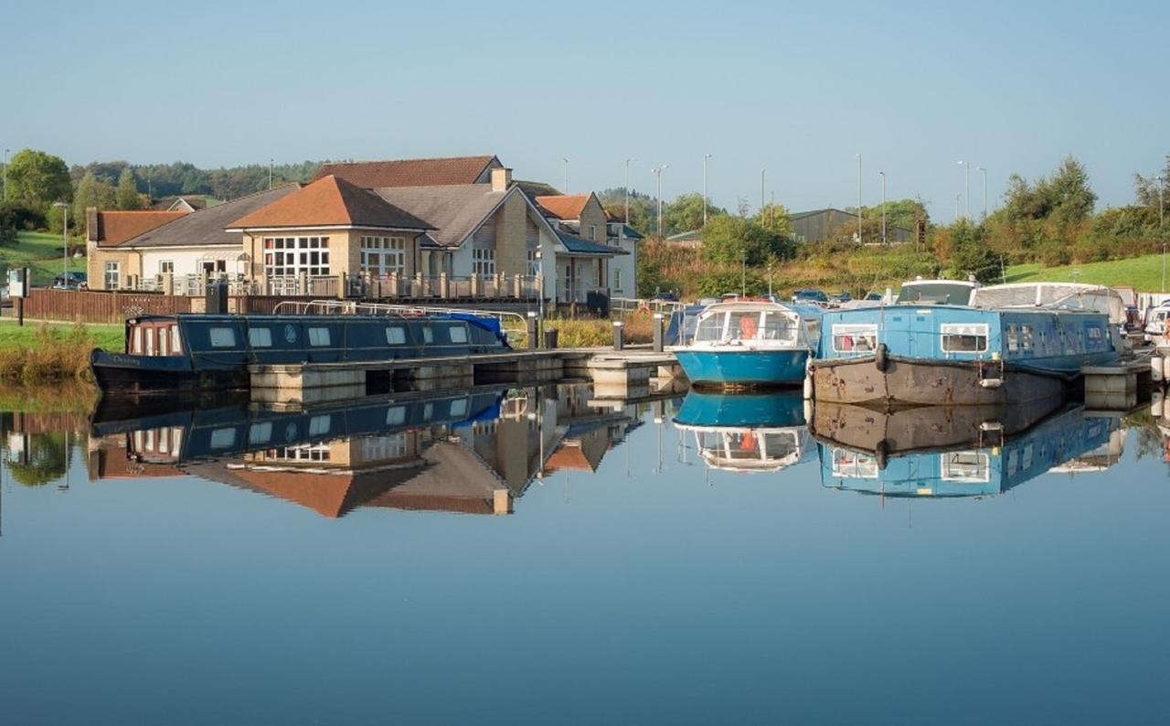 The Boat House Hotell Kilsyth Eksteriør bilde